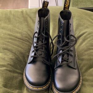 Dr. Martens 1460 Women's Softy Leather Lace Up Boots in White Size 7🖤🖤NWB